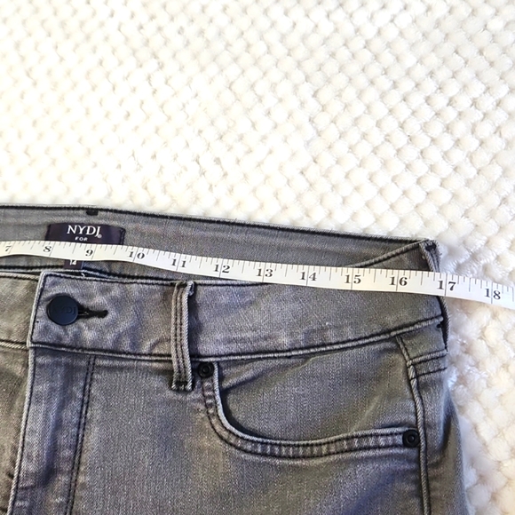 CHICOS NYDJ WOMENS JEANS SIZE 14  STRAIGHT LIFT X TUCK TECHNOLOGY MAKE AN OFFER! - Picture 6 of 16